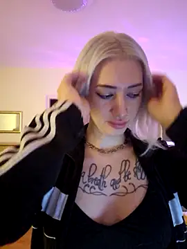 Snapshot of Fuck-Gina chatting on 03.20.25 Fuck-Gina online show from 03.20.25
