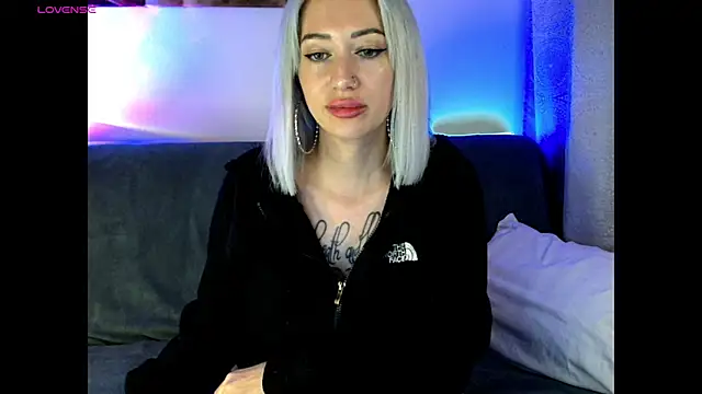 Snapshot of Fuck-Gina chatting on 09.09.25 Fuck-Gina online show from 09.09.25