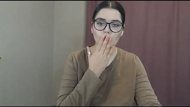 ohhhMie online show from 02.20.25