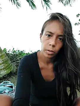 Snapshot of Luna-Natural chatting on 10.22.25 Luna-Natural online show from 10.22.25