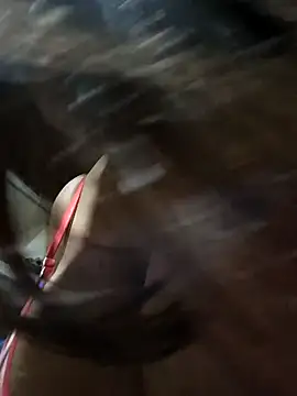 Snapshot of AbellaLizz chatting on 10.31.25 AbellaLizz online show from 10.31.25