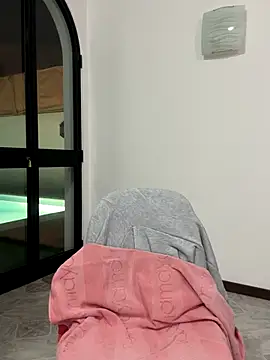 Snapshot of nicole_98 chatting on 10.28.25 nicole 98 online show from 10.28.25