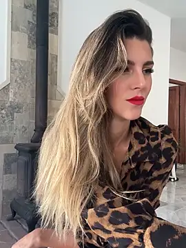 Snapshot of nicole_98 chatting on 11.14.25 nicole 98 online show from 11.14.25