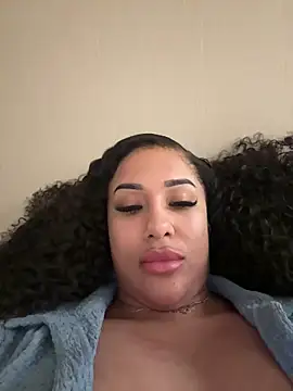 Snapshot of Cocobabexxx chatting on 12.20.25 Cocobabexxx online show from 12.20.25