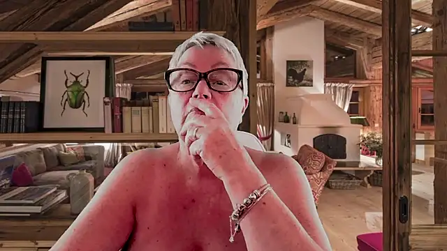 GrannyChrissy68 online show from 02.15.26