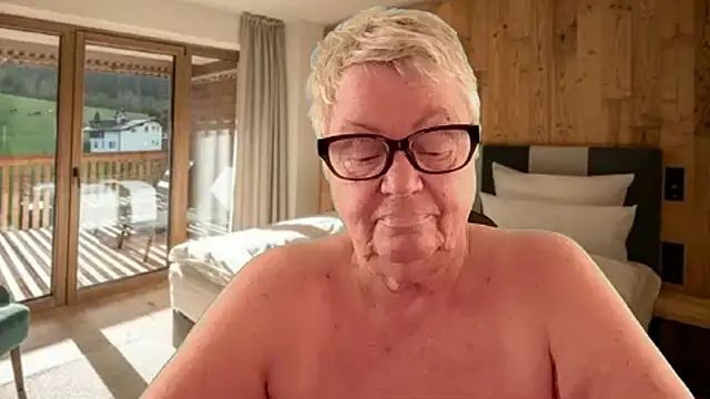 GrannyChrissy68 online show from 03.22.26