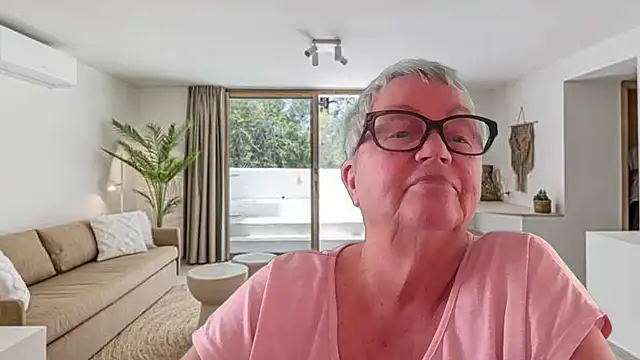 GrannyChrissy68 online show from 05.12.26