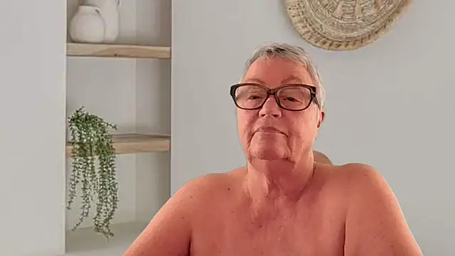 GrannyChrissy68 online show from 05.28.26