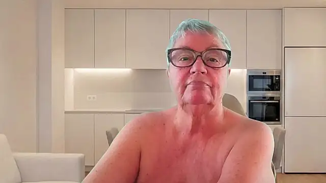 Snapshot of GrannyChrissy68 chatting on 06.10.26 GrannyChrissy68 online show from 06.10.26