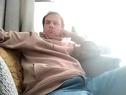 grzes19763 online show from 10.06.25