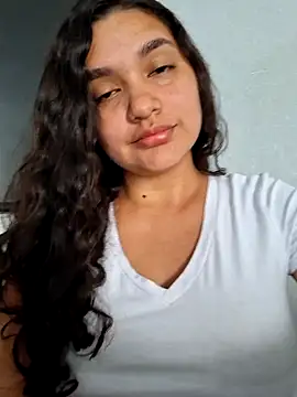 Snapshot of blerstefan1 chatting on 02.13.25 blerstefan1 online show from 02.13.25