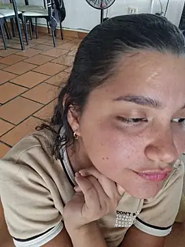 Snapshot of blerstefan1 chatting on 11.20.25 blerstefan1 online show from 11.20.25