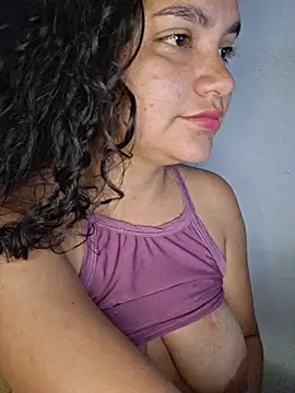 Snapshot of blerstefan1 chatting on 11.28.25 blerstefan1 online show from 11.28.25