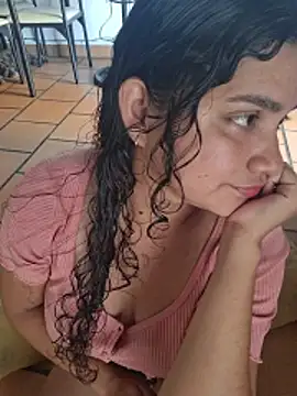 Snapshot of blerstefan1 chatting on 12.17.25 blerstefan1 online show from 12.17.25