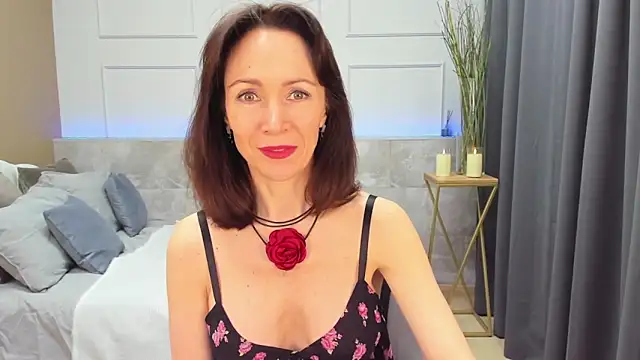 Snapshot of Maria_Gold chatting on 02.15.25 Maria Gold online show from 02.15.25