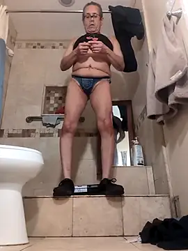 Snapshot of bobby69cock chatting on 11.17.25 bobby69cock online show from 11.17.25