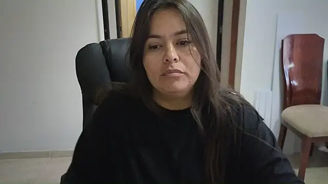 Snapshot of Ixchel_Anaid chatting on 11.04.25 Ixchel Anaid online show from 11.04.25