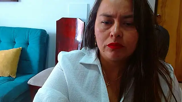 Snapshot of Ixchel_Anaid chatting on 11.11.25 Ixchel Anaid online show from 11.11.25