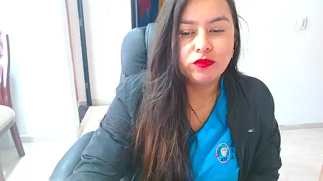 Snapshot of Ixchel_Anaid chatting on 12.01.25 Ixchel Anaid online show from 12.01.25