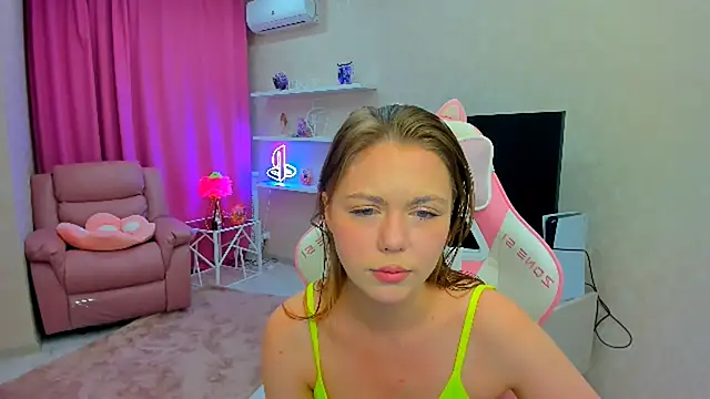 Strawberrye online show from 09.28.25