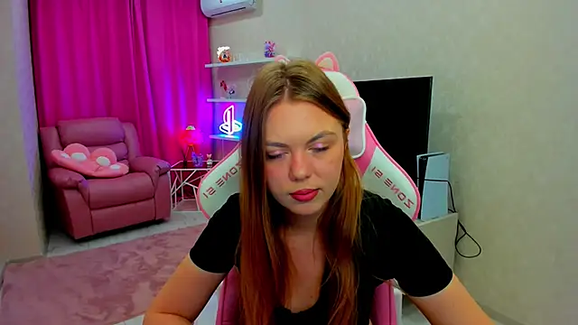 Strawberrye online show from 11.12.25