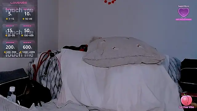 UrNaughtyGfMilf online show from 03.20.25