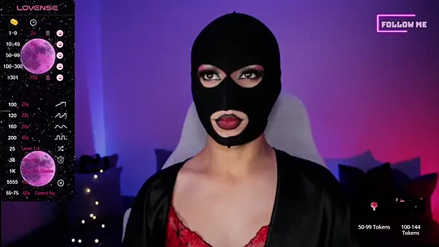 Snapshot of Bigfemblue chatting on 12.31.24 Bigfemblue online show from 12.31.24