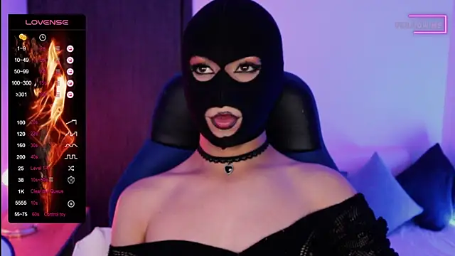 Snapshot of Bigfemblue chatting on 03.20.25 Bigfemblue online show from 03.20.25