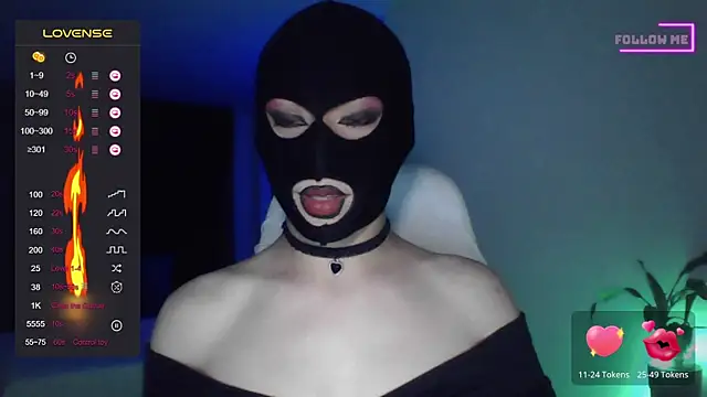 Snapshot of Bigfemblue chatting on 11.17.25 Bigfemblue online show from 11.17.25