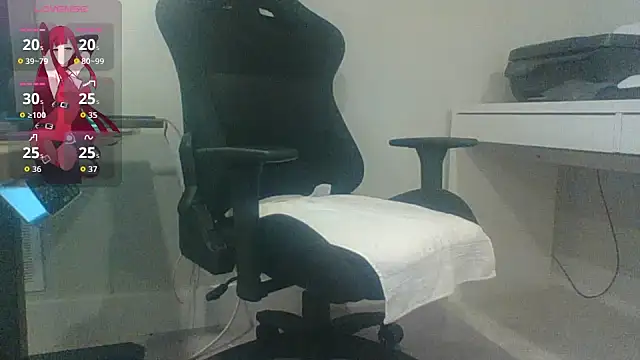 Snapshot of Bloopers66 chatting on 11.21.25 Bloopers66 online show from 11.21.25