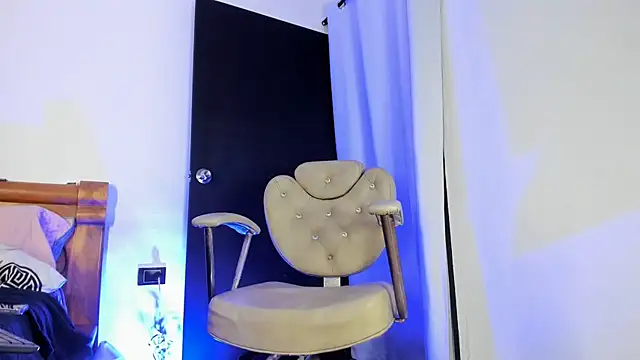 Snapshot of PIA_GREAT chatting on 10.17.25 PIA GREAT online show from 10.17.25