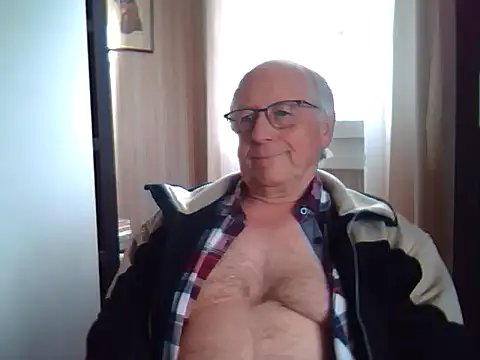 Snapshot of johnjohn622662 chatting on 03.12.25 johnjohn622662 online show from 03.12.25