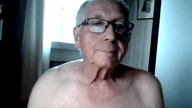 Snapshot of johnjohn622662 chatting on 06.08.26 johnjohn622662 online show from 06.08.26