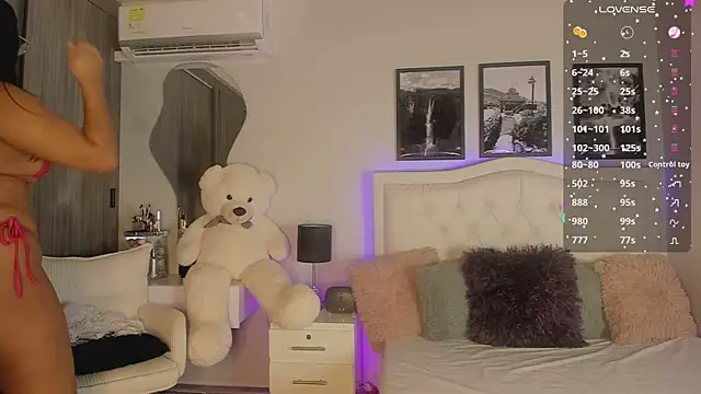 Rubyross21 online show from 02.14.25