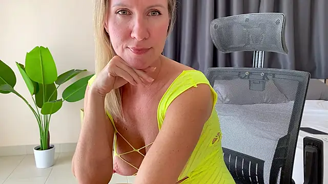 KatnessHot online show from 11.29.25