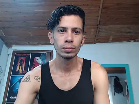 Snapshot of alisterxxx chatting on 01.24.25 alisterxxx online show from 01.24.25