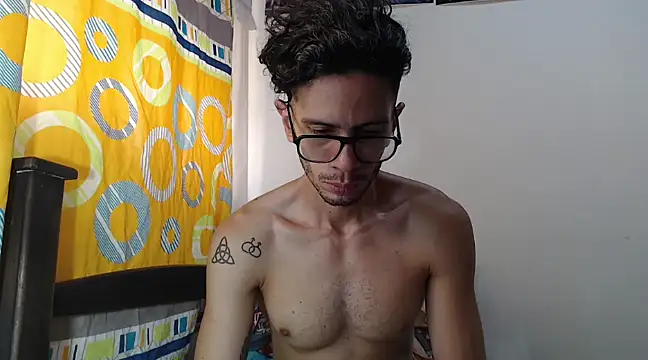 Snapshot of alisterxxx chatting on 02.06.25 alisterxxx online show from 02.06.25