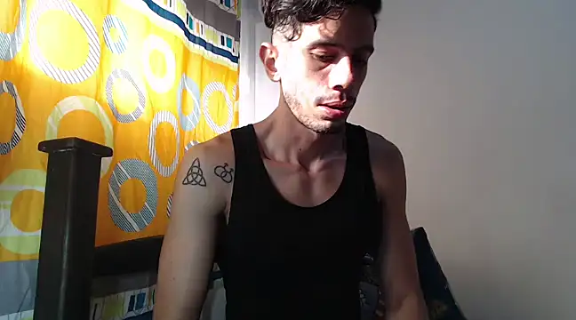 Snapshot of alisterxxx chatting on 02.07.25 alisterxxx online show from 02.07.25