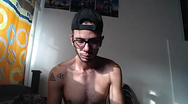 Snapshot of alisterxxx chatting on 02.09.25 alisterxxx online show from 02.09.25