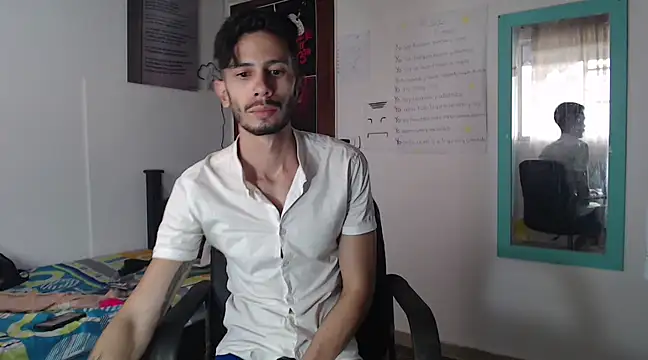 Snapshot of alisterxxx chatting on 03.13.25 alisterxxx online show from 03.13.25