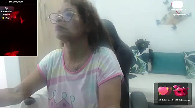 Snapshot of BustyMilf_ chatting on 02.08.25 BustyMilf online show from 02.08.25