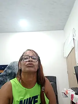 Snapshot of BustyMilf_ chatting on 09.11.25 BustyMilf online show from 09.11.25