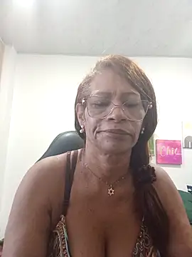 Snapshot of BustyMilf_ chatting on 11.18.25 BustyMilf online show from 11.18.25