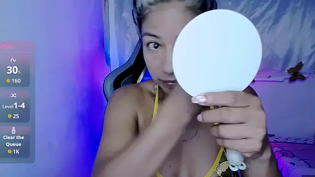 ninatiny online show from 11.16.25