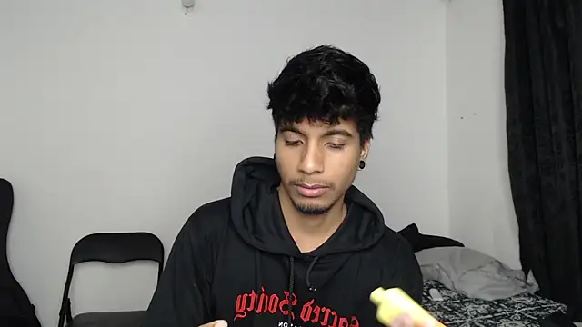 Snapshot of stevenosori chatting on 10.28.25 stevenosori online show from 10.28.25