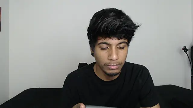 Snapshot of stevenosori chatting on 12.02.25 stevenosori online show from 12.02.25