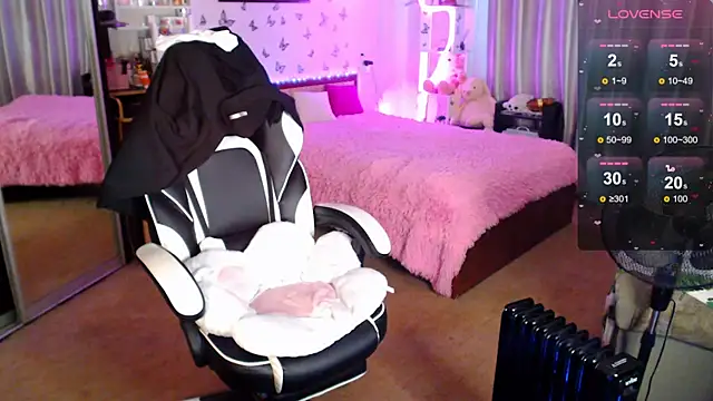 Kira honeyy online show from 09.13.25