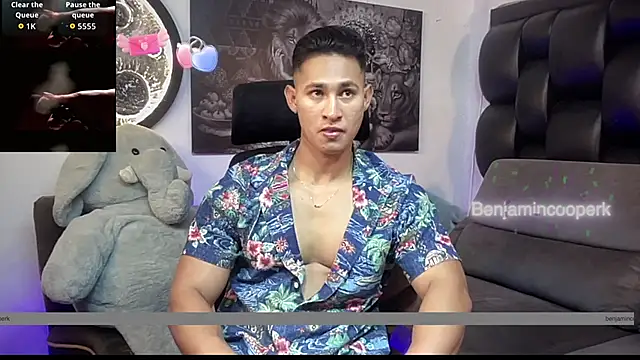 Snapshot of BenjaminCooperk chatting on 12.20.25 BenjaminCooperk online show from 12.20.25