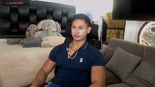 Snapshot of BenjaminCooperk chatting on 05.10.26 BenjaminCooperk online show from 05.10.26