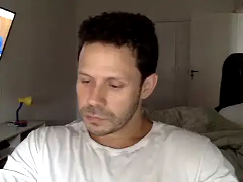 Snapshot of FelipeRiver chatting on 02.04.25 FelipeRiver online show from 02.04.25